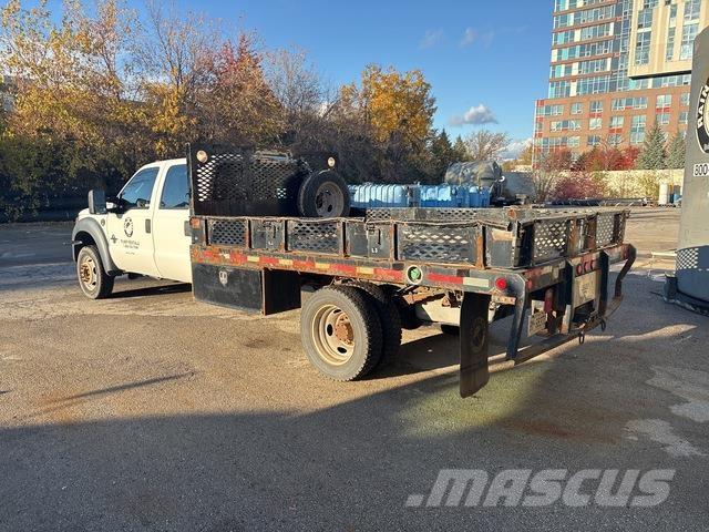 Ford F-550 Camion con sponde ribaltabili