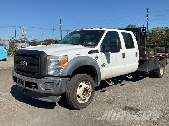 Ford F-550 Camion con sponde ribaltabili