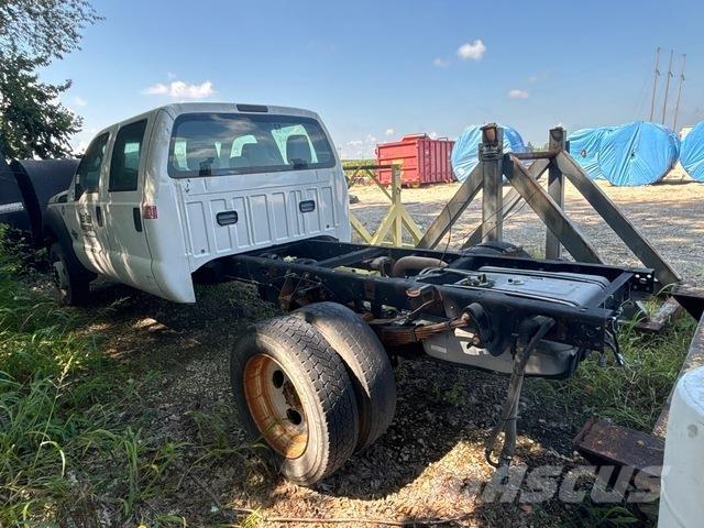 Ford F-550 XL Cabine e interni