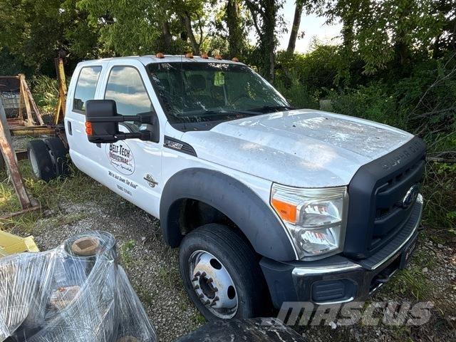 Ford F-550 XL Cabine e interni