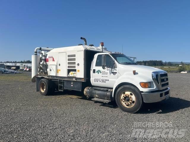 Ford F-650 Escavatori cingolati