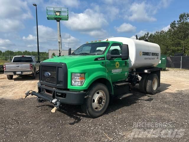 Ford F-650 Autocisterne