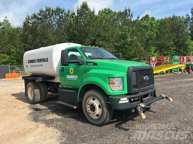 Ford F-650 Autocisterne