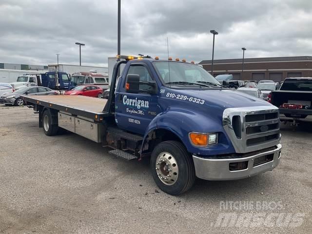 Ford F-650 Carroattrezzi