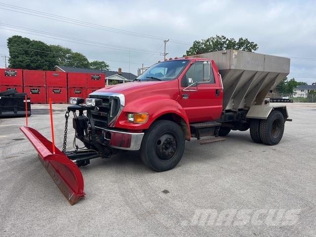 Ford F-650 Lame spazzaneve e aratri