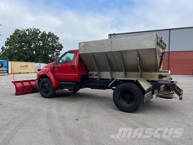 Ford F-650 Lame spazzaneve e aratri