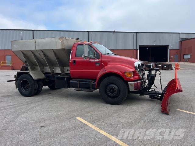 Ford F-650 Lame spazzaneve e aratri