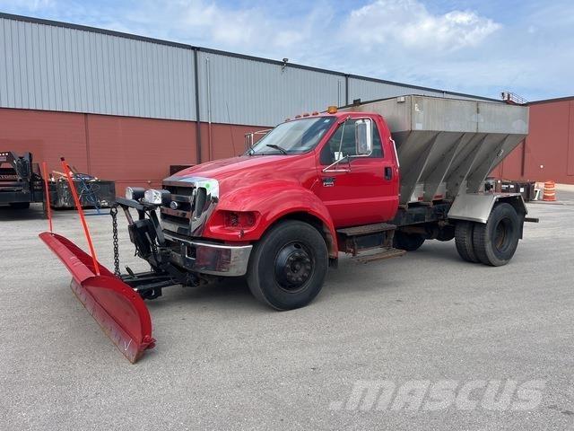 Ford F-650 Lame spazzaneve e aratri