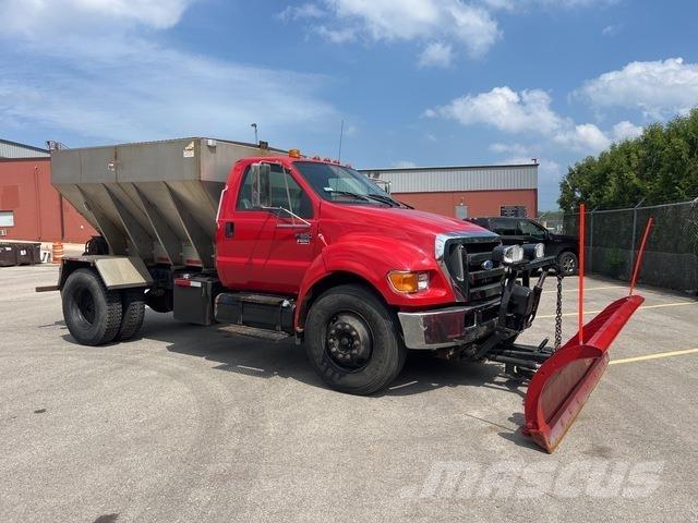 Ford F-650 Lame spazzaneve e aratri