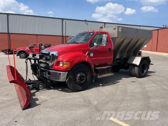 Ford F-650 Lame spazzaneve e aratri