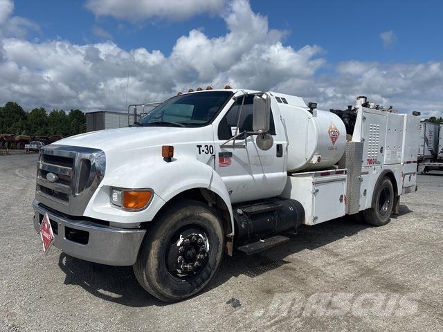 Ford F-650 Cisterna