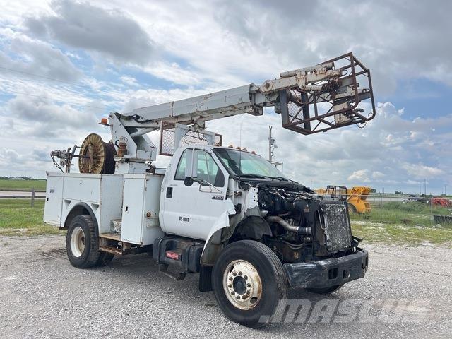 Ford F-650 Piattaforme autocarrate