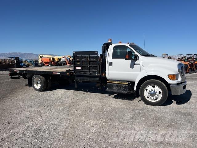 Ford F-650 Carroattrezzi