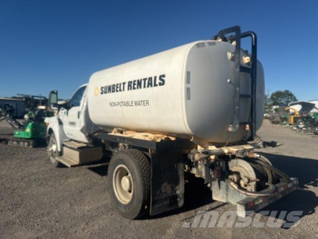 Ford F-650 Autocisterne