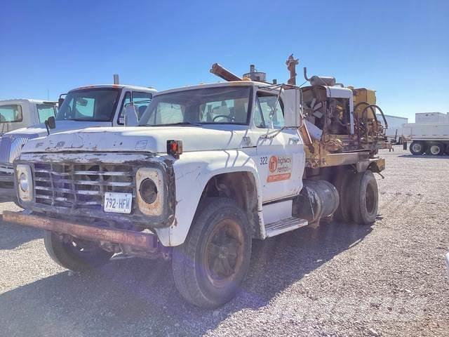 Ford F-700 Autocarro per perforatrice mobile