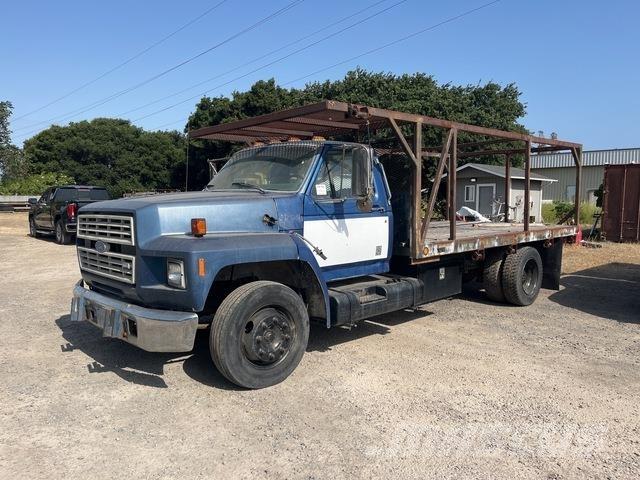 Ford F-700 Camion con sponde ribaltabili