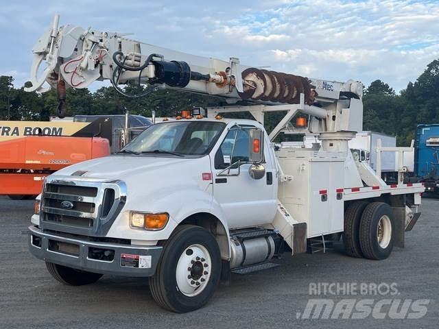 Ford F-750 Autocarro per perforatrice mobile