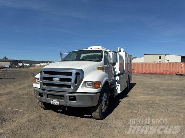Ford F-750 Cisterna