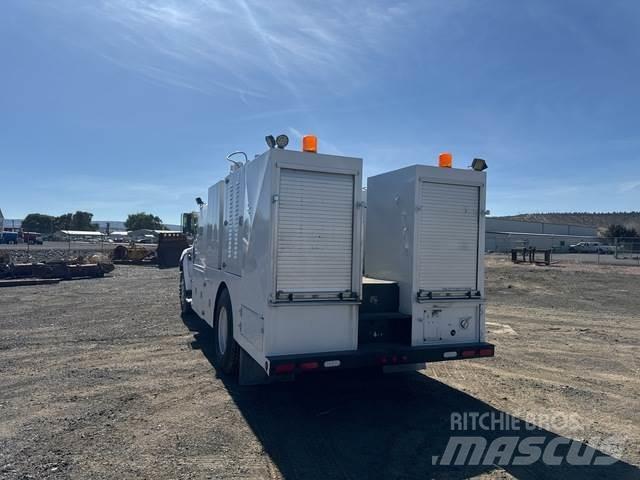 Ford F-750 Cisterna