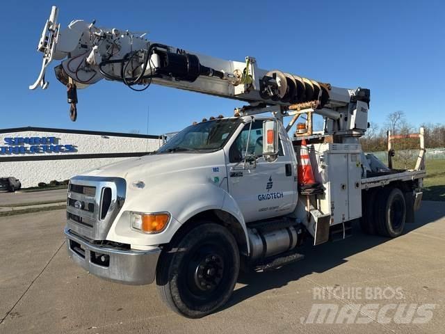 Ford F-750 Autocarro per perforatrice mobile