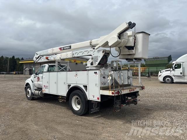 Ford F-750 Piattaforme autocarrate