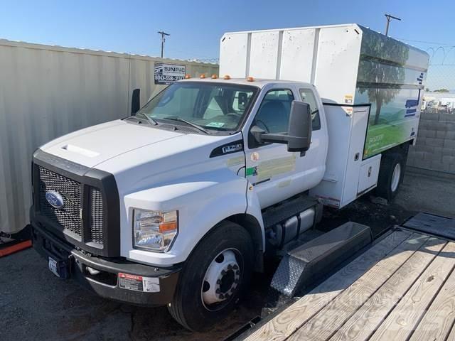 Ford F-750 Autocarri per segatura e cippato