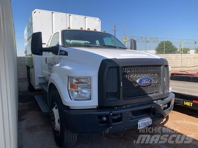 Ford F-750 Autocarri per segatura e cippato