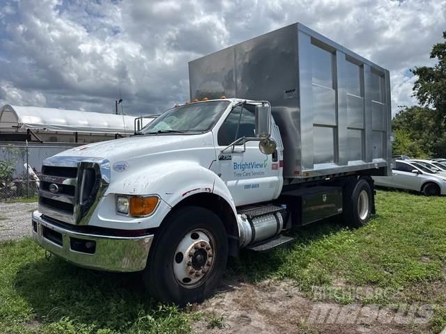 Ford F-750 Autocarri per segatura e cippato