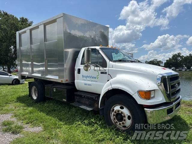 Ford F-750 Autocarri per segatura e cippato
