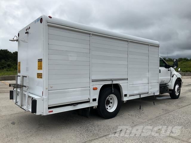 Ford F-750 Camion per la consegna bevande