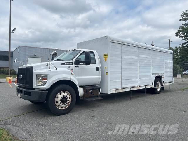 Ford F-750 Camion per la consegna bevande