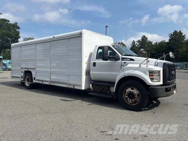 Ford F-750 Camion per la consegna bevande