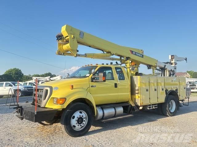 Ford F-750 Piattaforme autocarrate