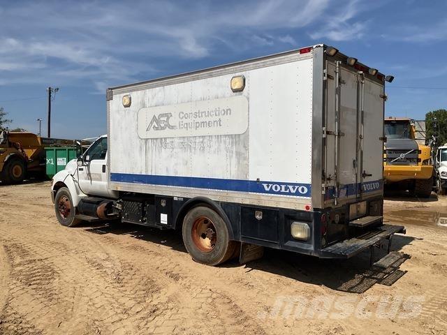 Ford F-750 Cisterna