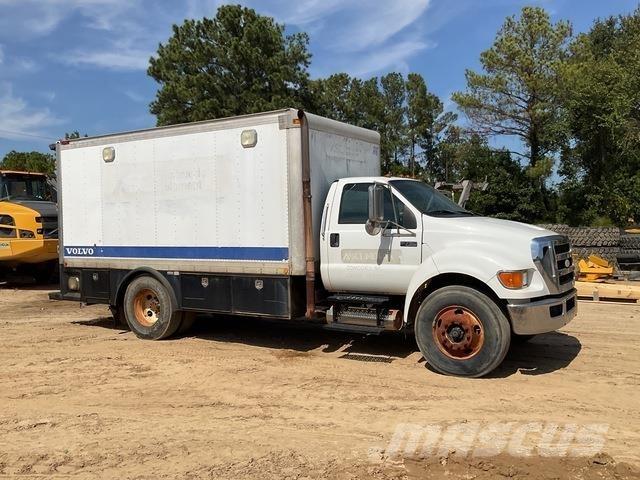 Ford F-750 Cisterna