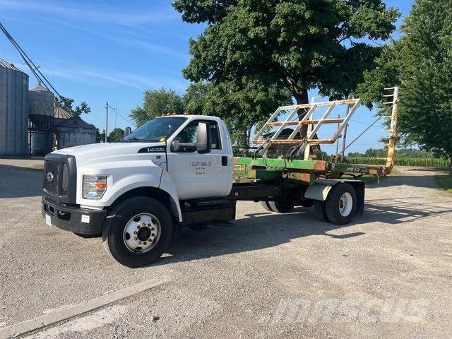 Ford F-750 Cabine e interni