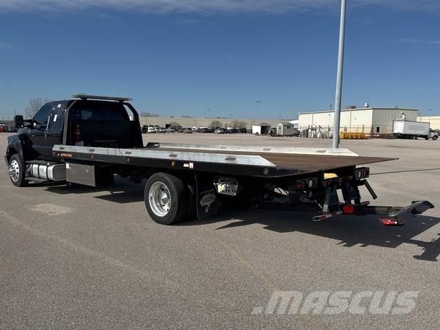 Ford F-750 Carroattrezzi