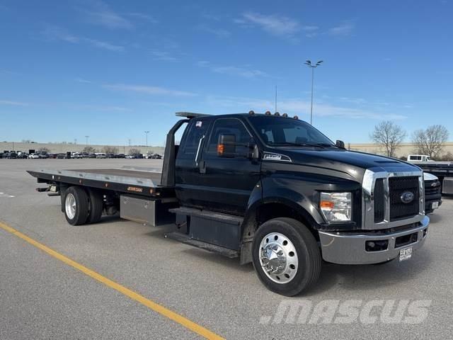 Ford F-750 Carroattrezzi