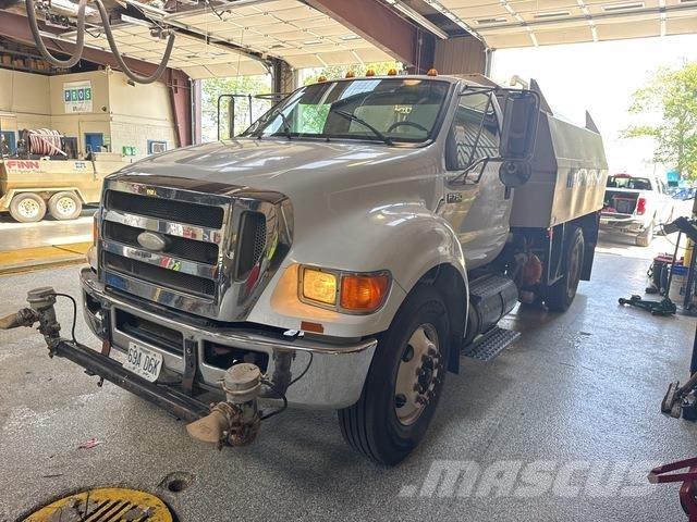 Ford F-750 Autocisterne
