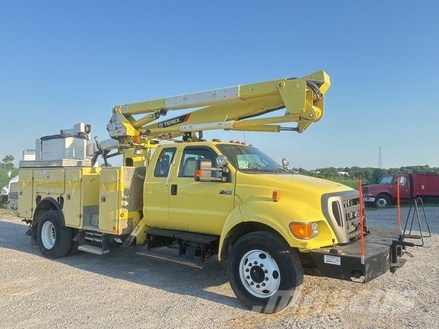 Ford F-750 Piattaforme autocarrate