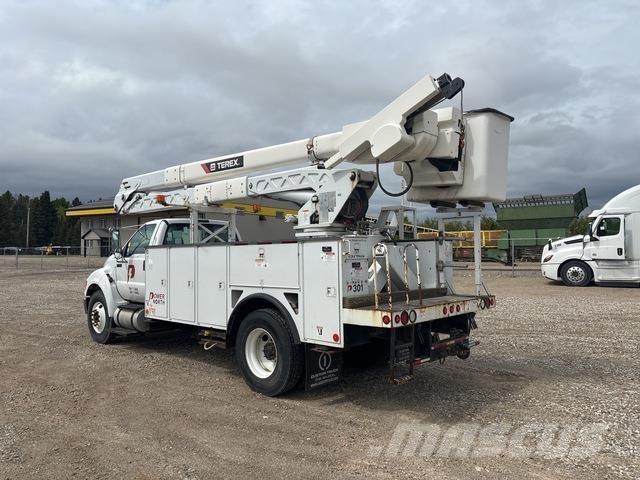 Ford F-750 Piattaforme autocarrate