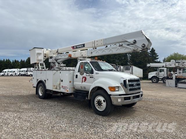 Ford F-750 Piattaforme autocarrate
