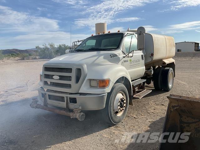 Ford F-750 Autocisterne