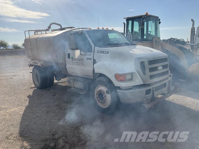 Ford F-750 Autocisterne