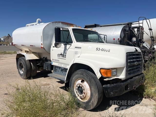 Ford F-800 Autocisterne