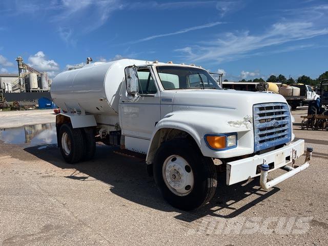 Ford F-800 Autocisterne