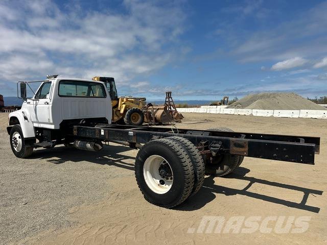 Ford F-800 Cabine e interni