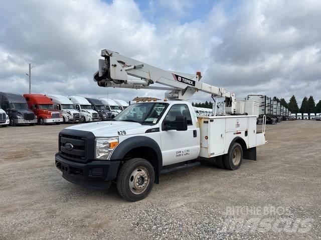 Ford F550 Piattaforme autocarrate