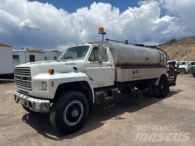 Ford F700 Betoniere