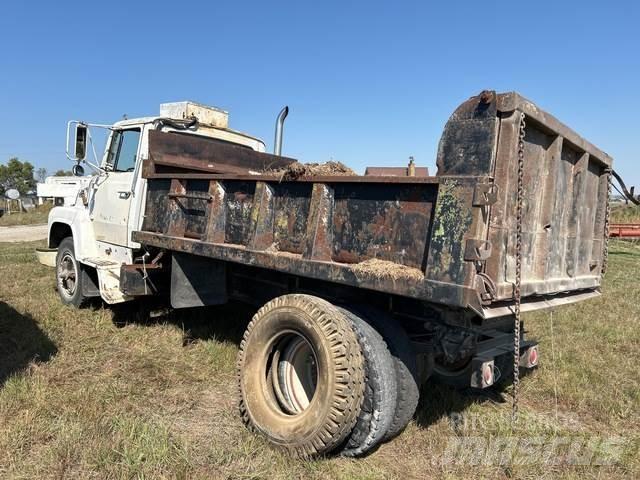 Ford F7000 Camion ribaltabili